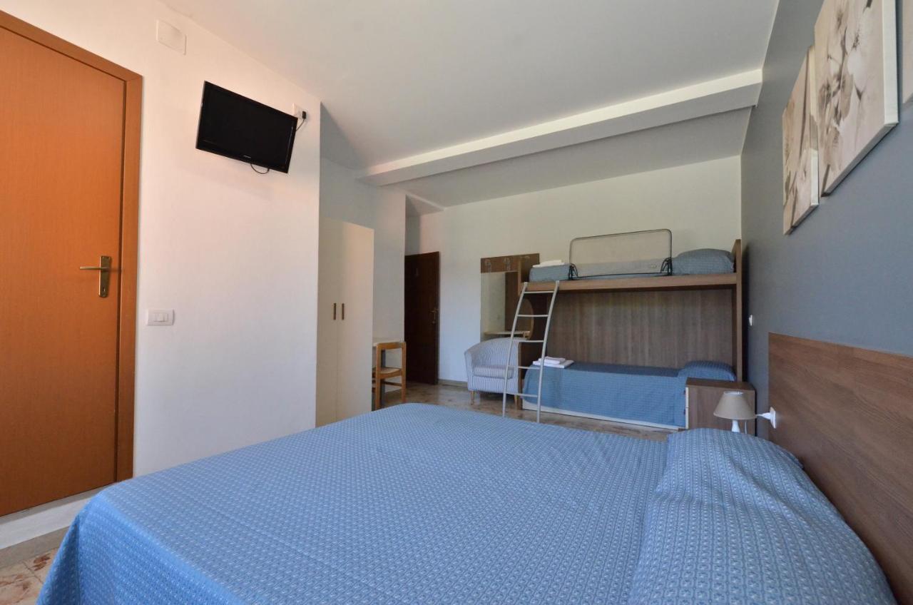 Albergo Della Torre Чернобио Екстериор снимка