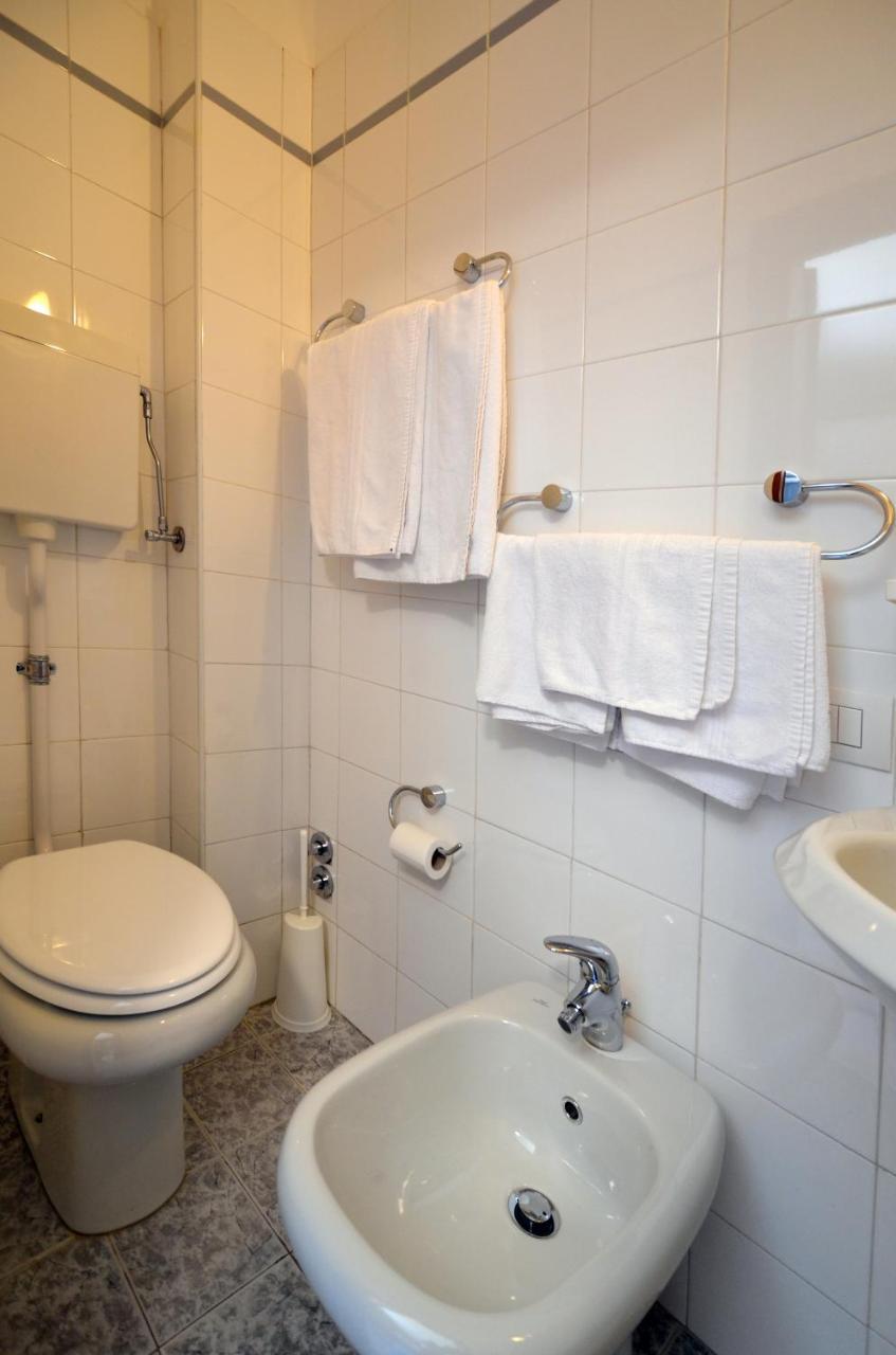 Albergo Della Torre Чернобио Екстериор снимка